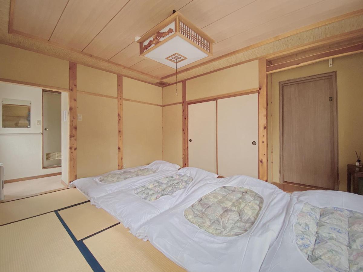 Apricot Pension Hakuba Buitenkant foto