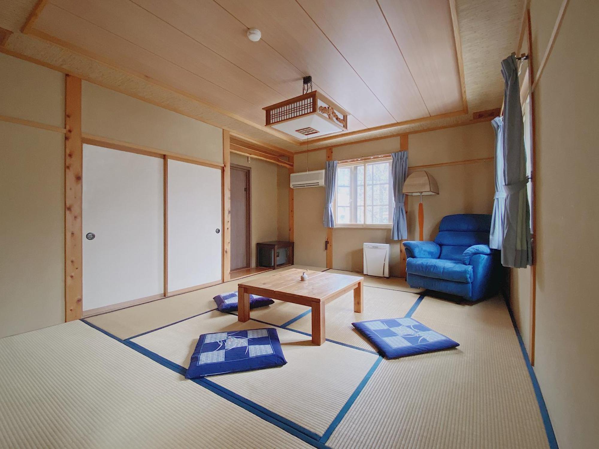 Apricot Pension Hakuba Buitenkant foto