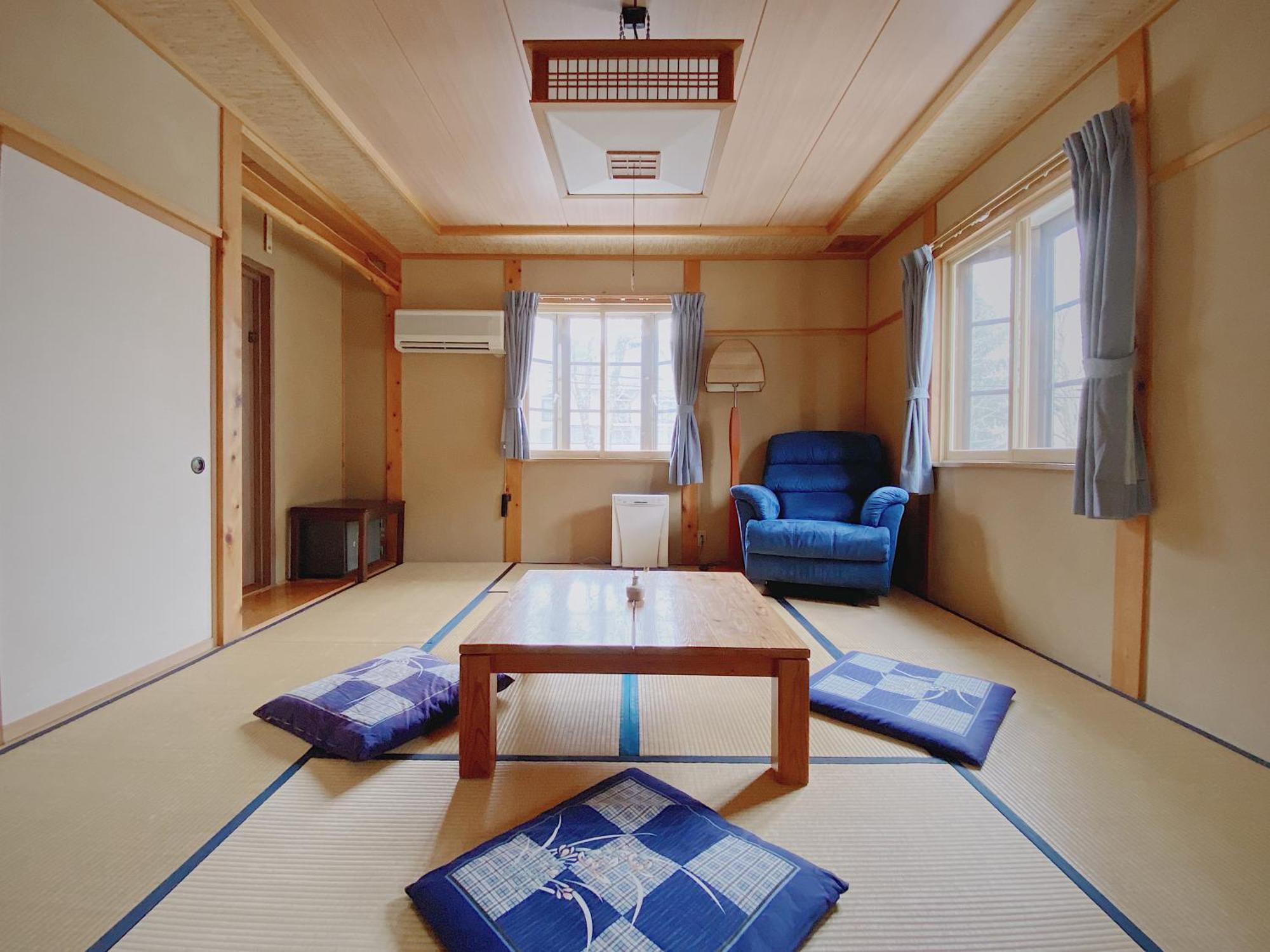 Apricot Pension Hakuba Buitenkant foto