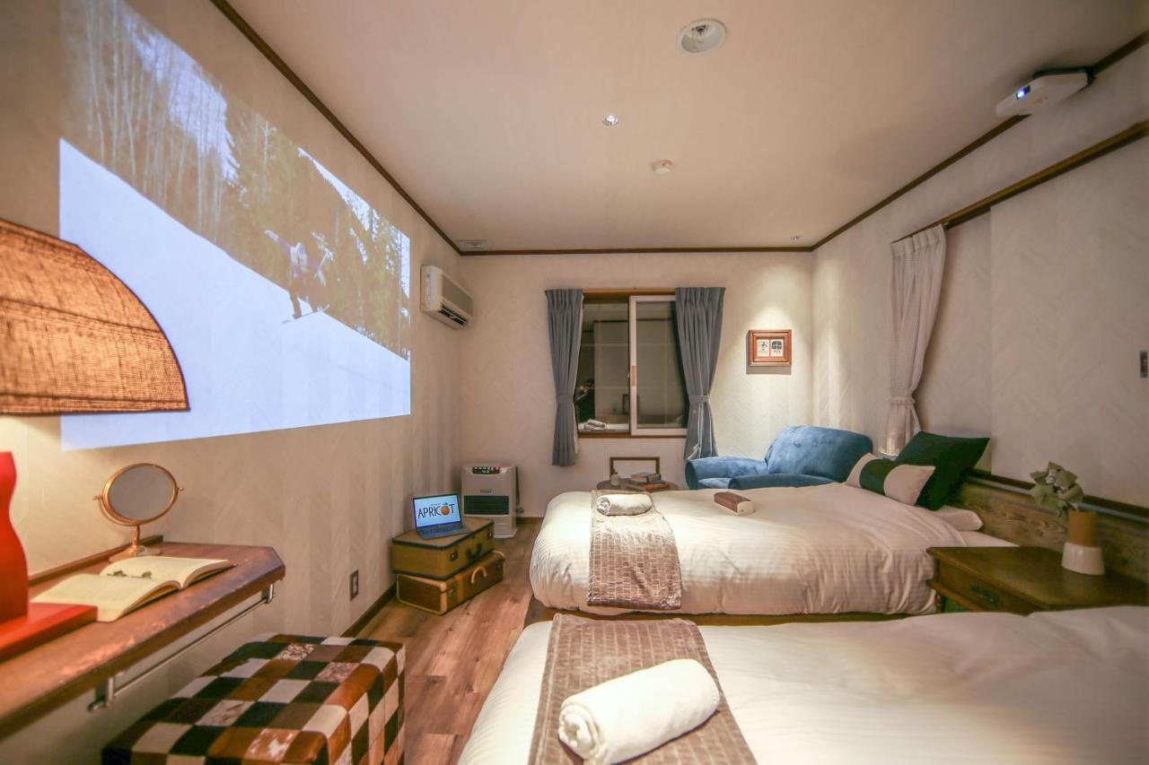 Apricot Pension Hakuba Buitenkant foto