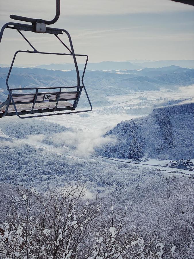 Apricot Pension Hakuba Buitenkant foto