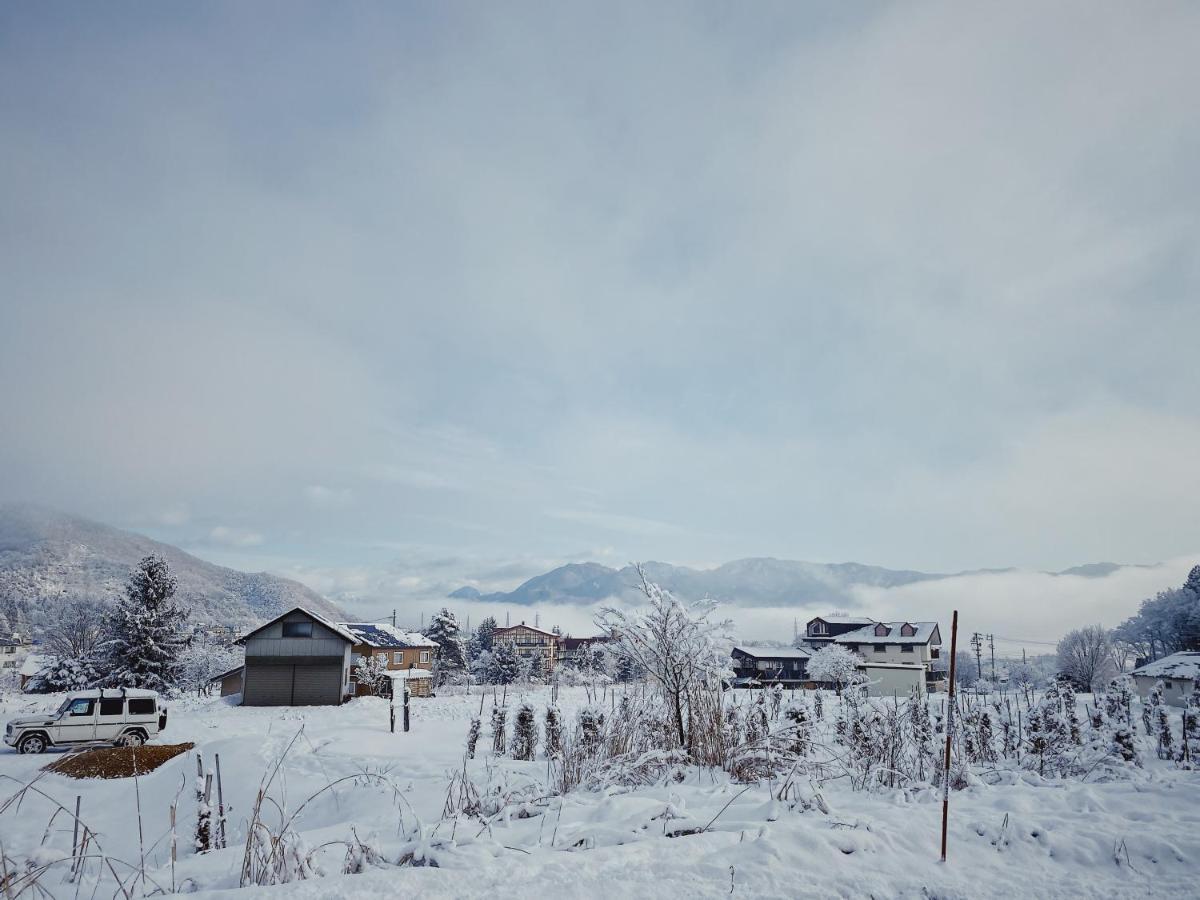 Apricot Pension Hakuba Buitenkant foto