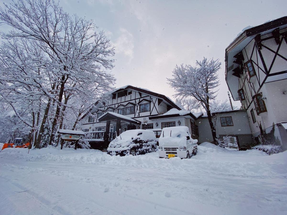 Apricot Pension Hakuba Buitenkant foto