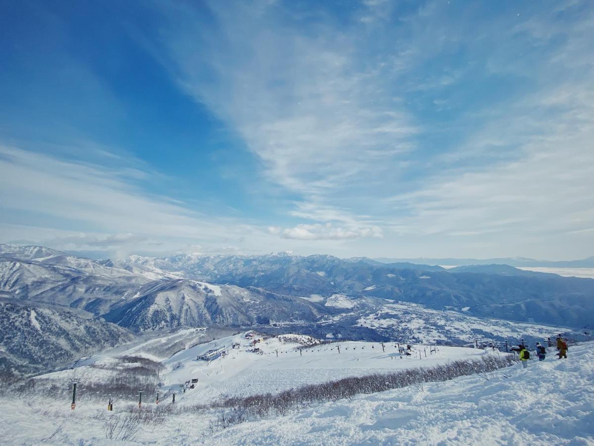 Apricot Pension Hakuba Buitenkant foto