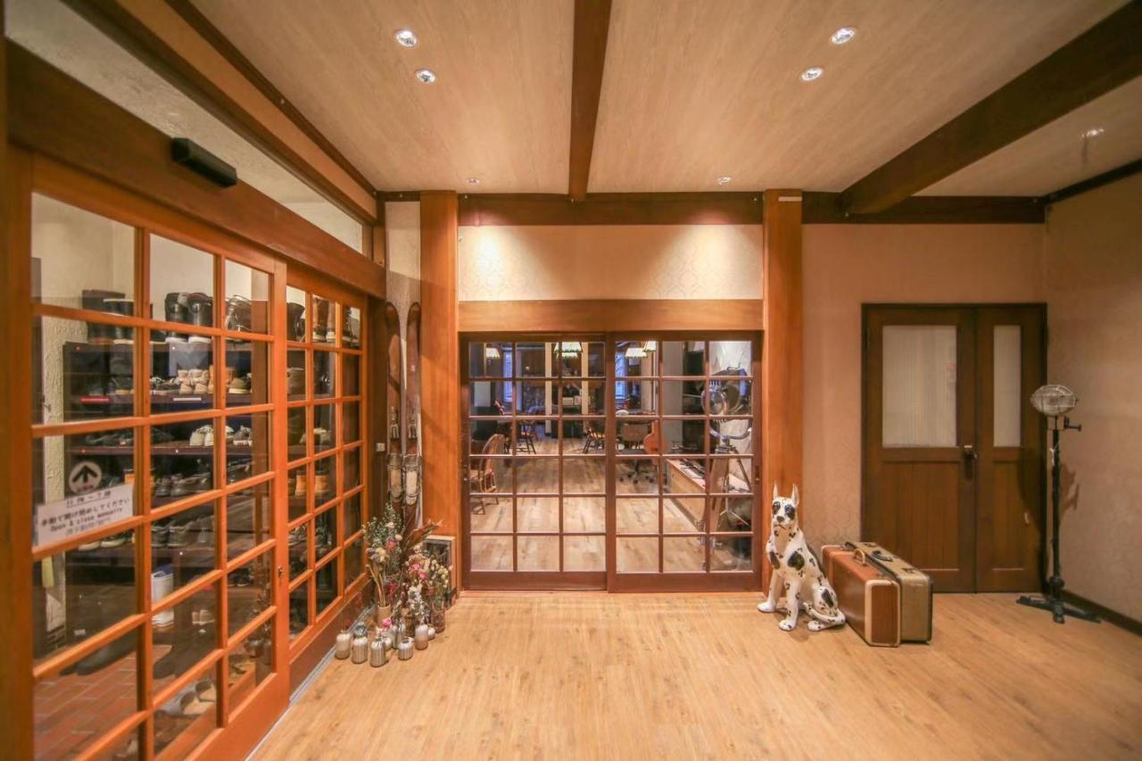 Apricot Pension Hakuba Buitenkant foto